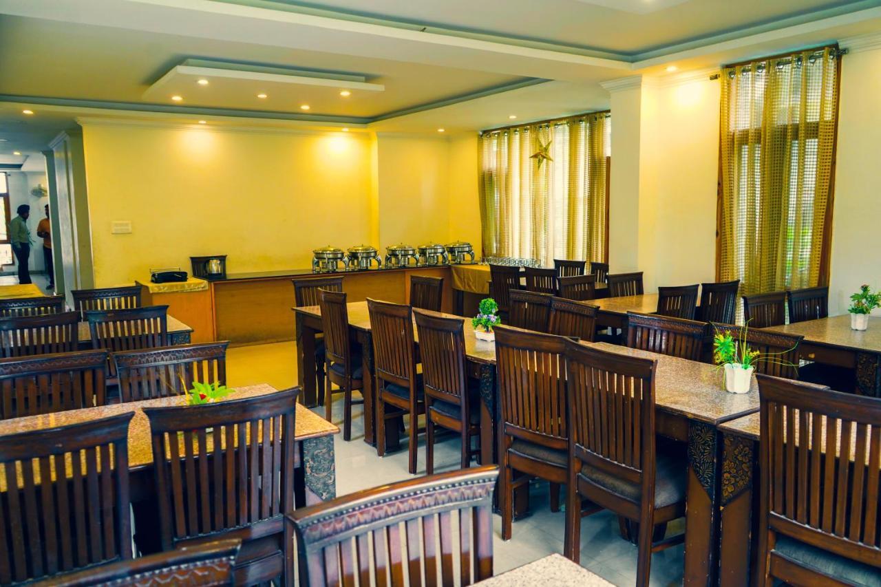 מנאלי Hotel Akash Regency מראה חיצוני תמונה