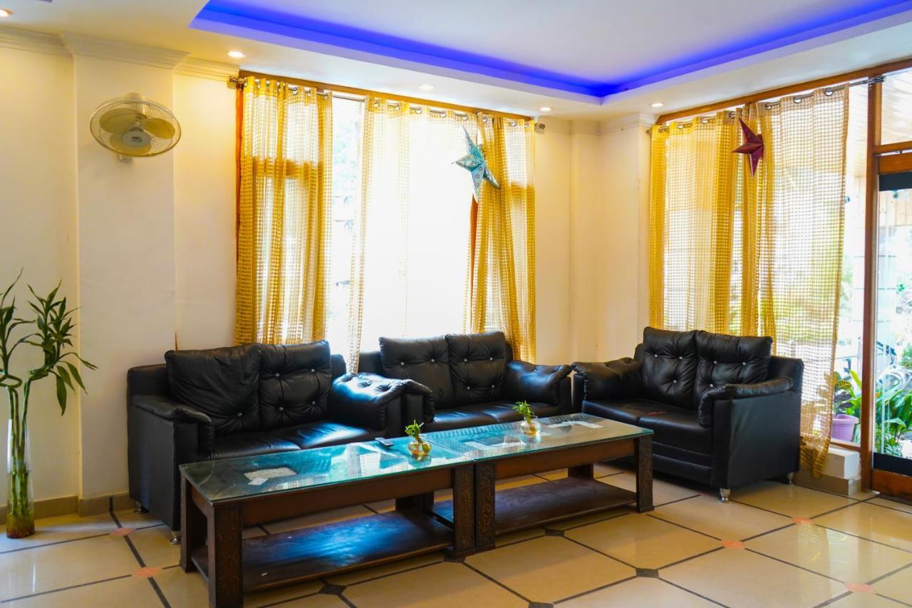 מנאלי Hotel Akash Regency מראה חיצוני תמונה