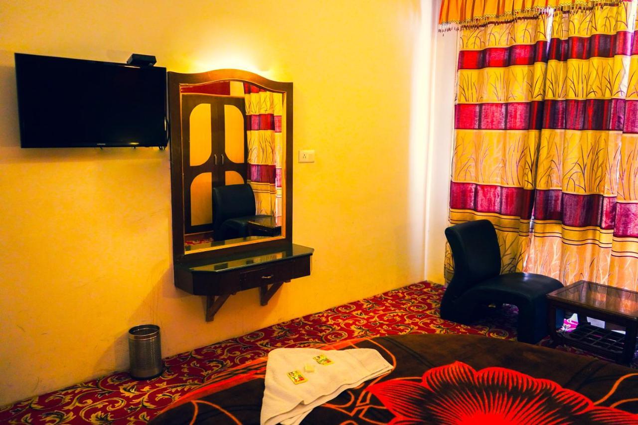 מנאלי Hotel Akash Regency מראה חיצוני תמונה