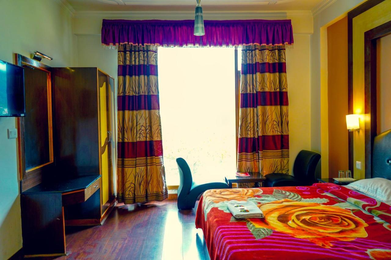 מנאלי Hotel Akash Regency מראה חיצוני תמונה