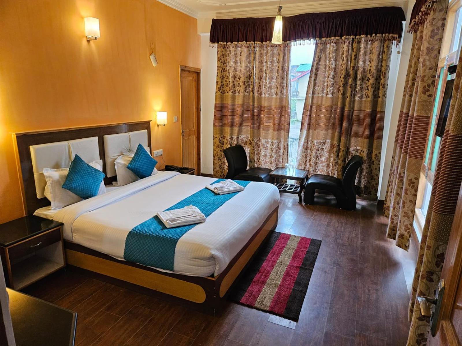 מנאלי Hotel Akash Regency מראה חיצוני תמונה