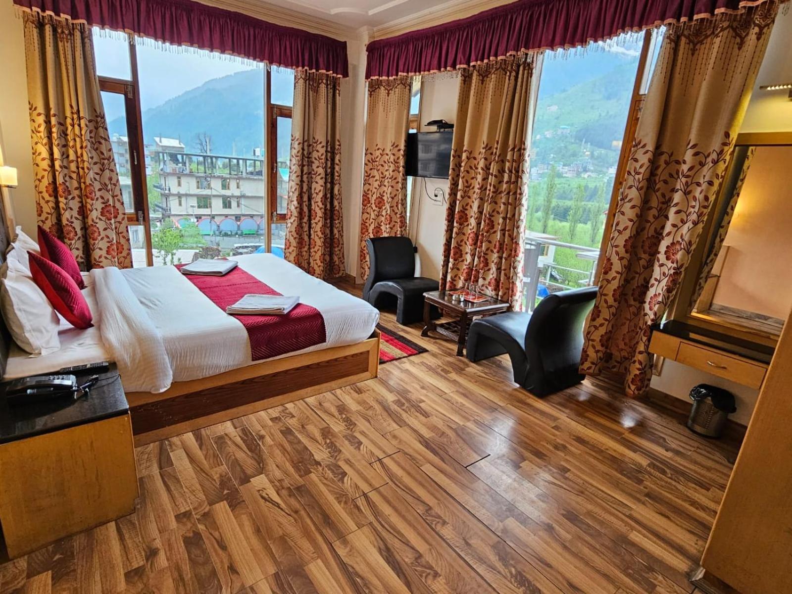 מנאלי Hotel Akash Regency מראה חיצוני תמונה